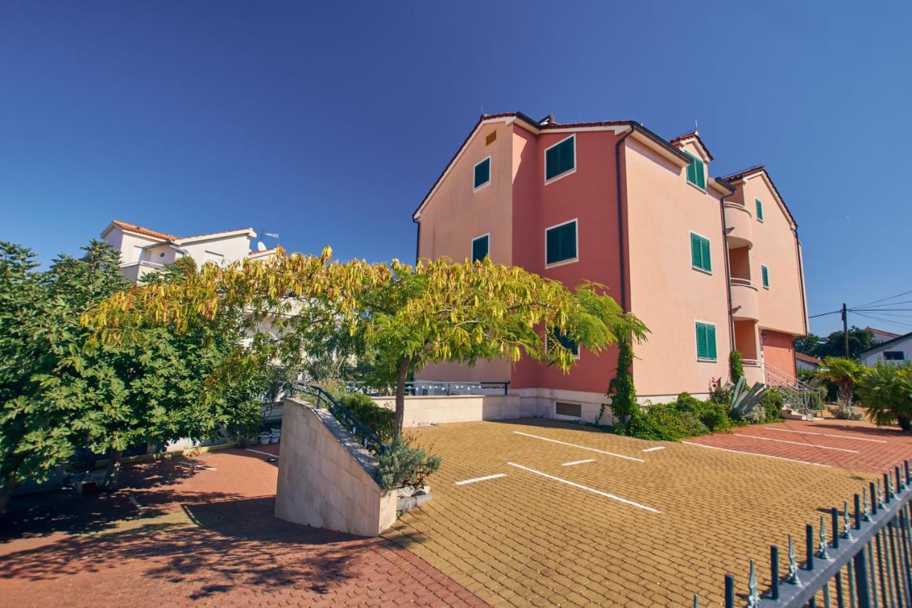 Hotel Pansion Hrga Vodice Exterior foto