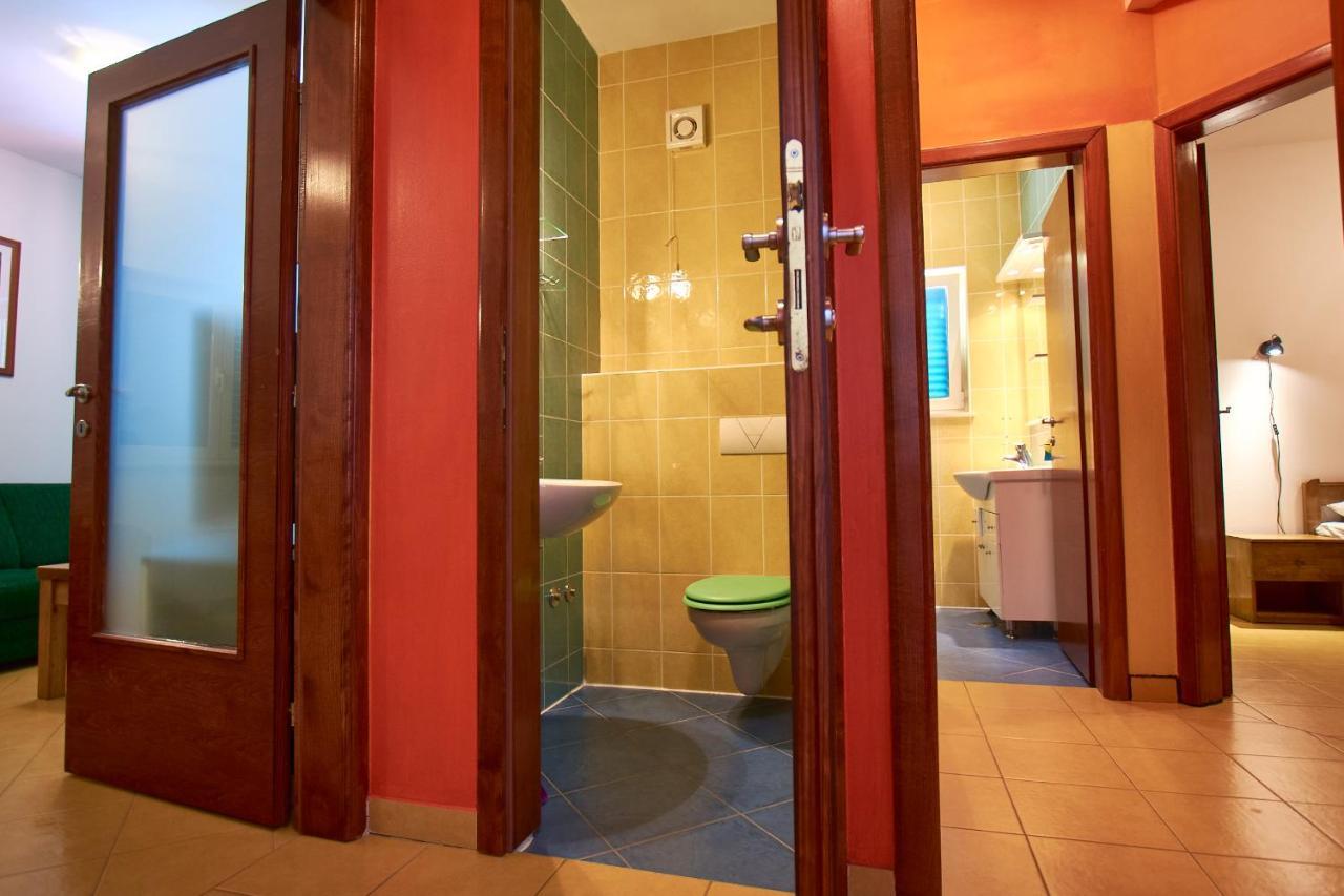 Hotel Pansion Hrga Vodice Exterior foto