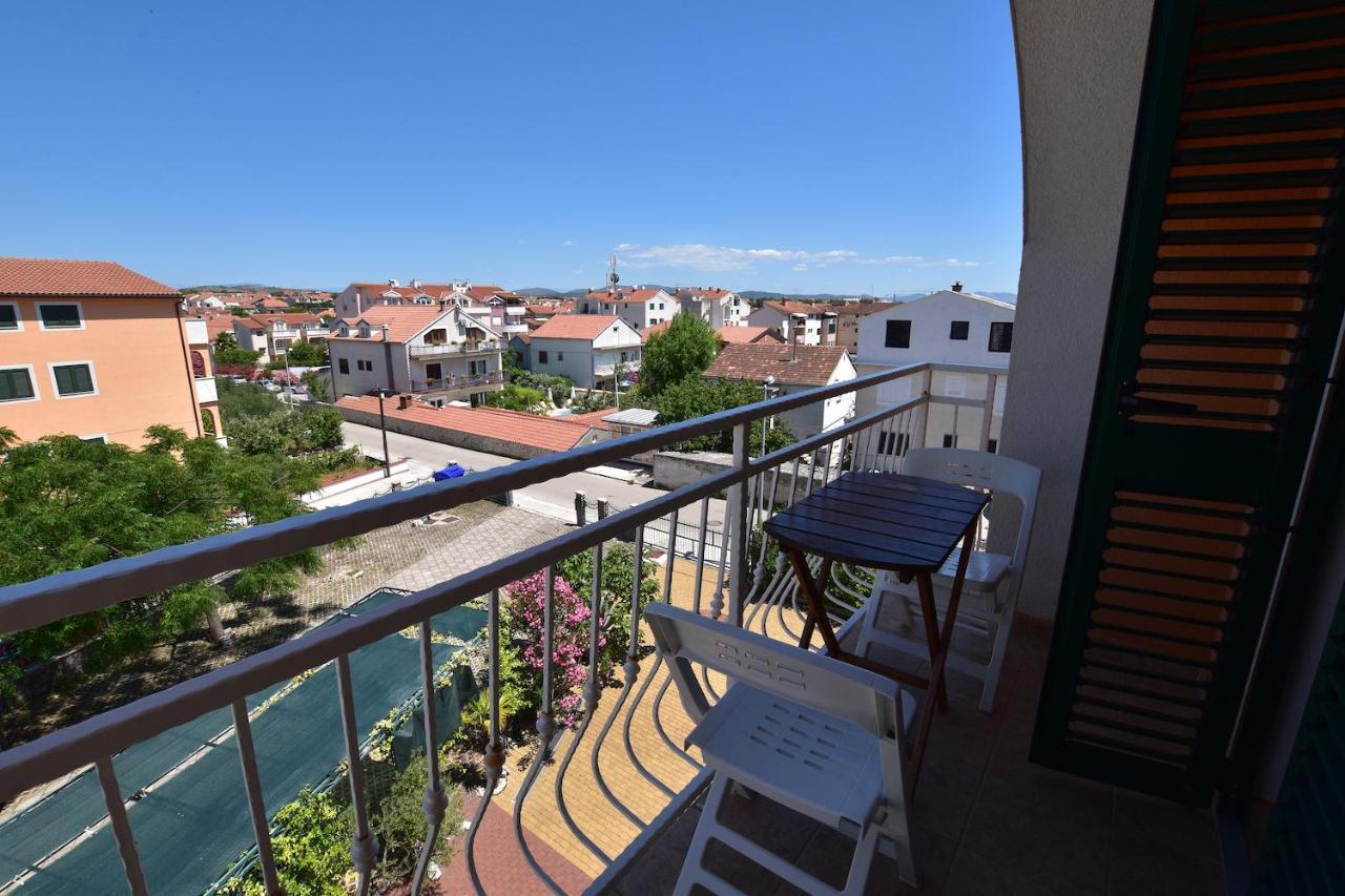 Hotel Pansion Hrga Vodice Exterior foto